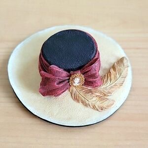 1999 Sandy Lynam Clough Collection- Claudette Resin Hat